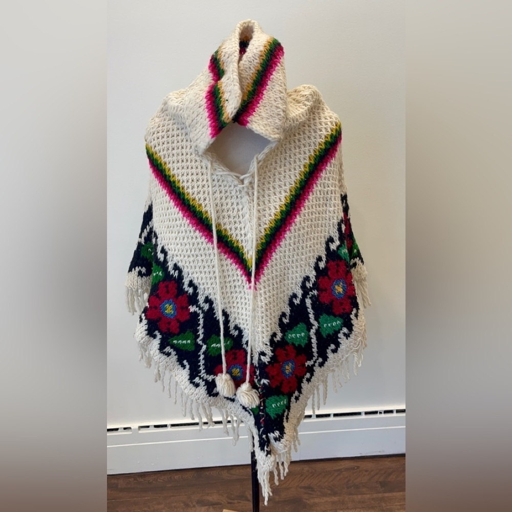 Shrunken Vintage Handmade multicoloured shall | Handknitted
